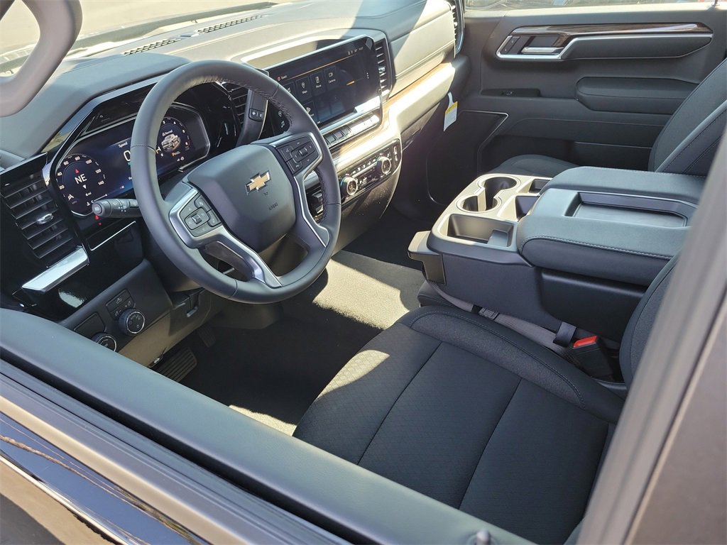 2026 Chevrolet Silverado 1500 LT photo 3