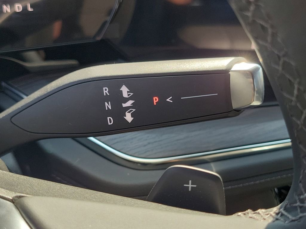 2026 Chevrolet Suburban Z71 - Photo 10