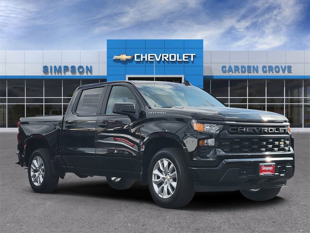 2026 Chevrolet Silverado Custom's photo