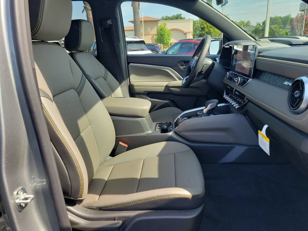 2026 Chevrolet Colorado ZR2 - Photo 17
