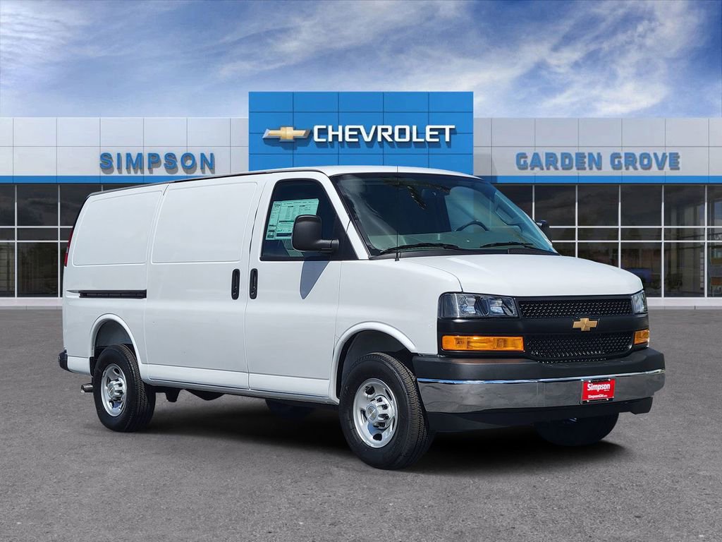 2026 Chevrolet Express 2500 Work Van HD's photo