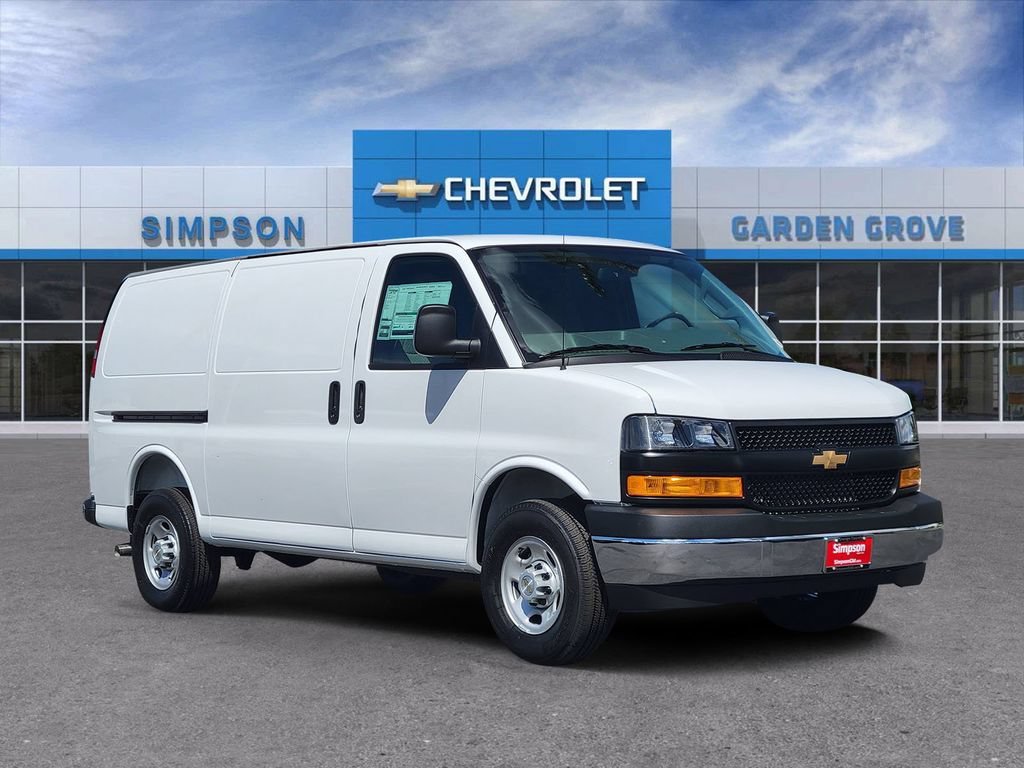 2026 Chevrolet Express 2500 Work Van HD's photo