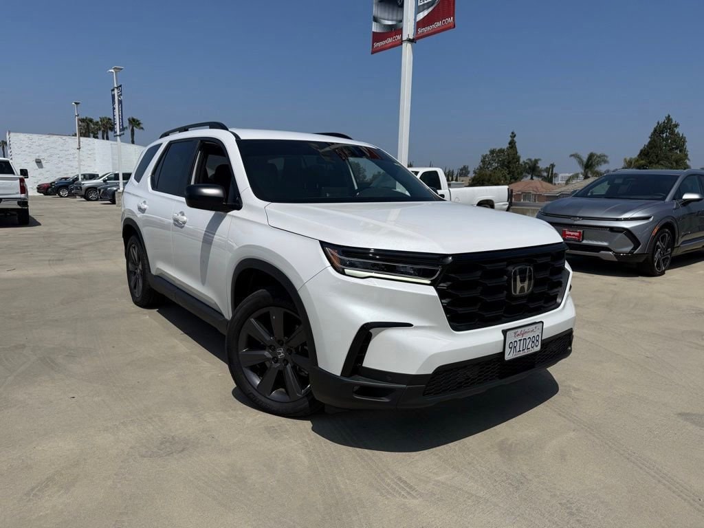 2025 Honda Pilot Sport AWD's photo
