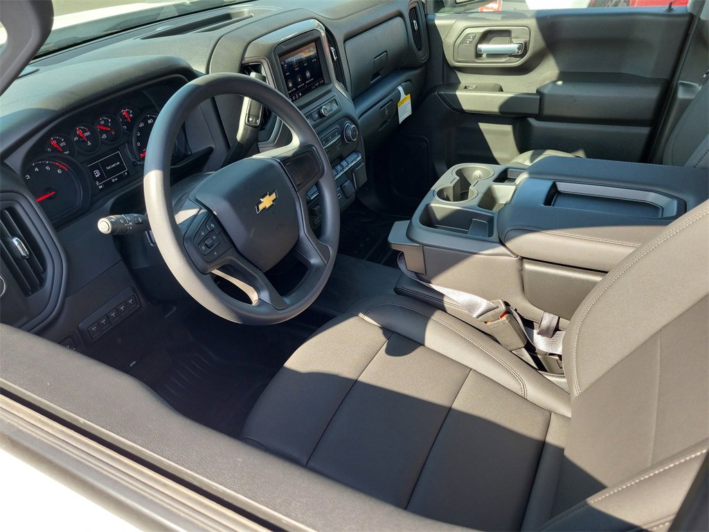 2026 Chevrolet Silverado 2500HD photo 3