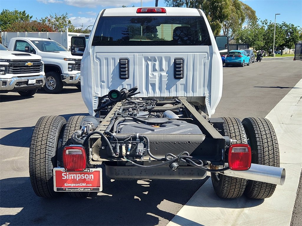 2025 Chevrolet Silverado 3500HD Work Truck photo 3