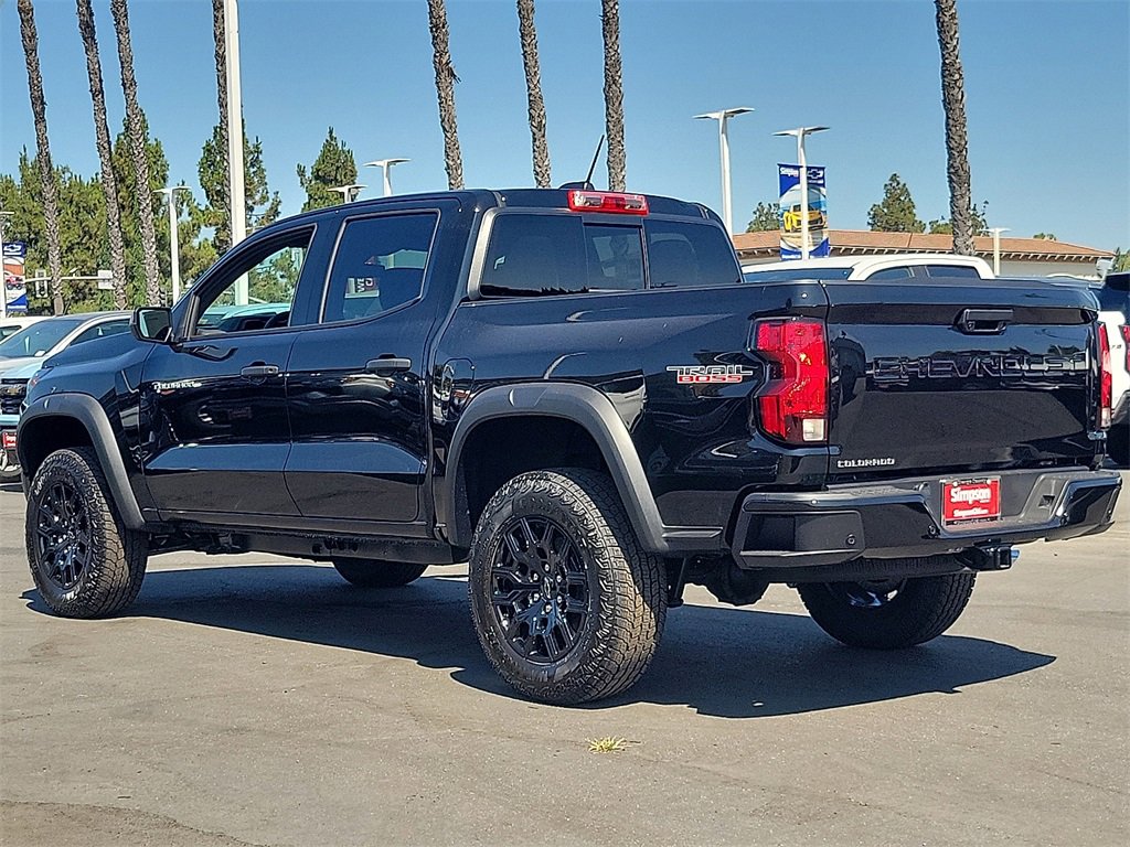 2026 Chevrolet Colorado Trail Boss photo 2