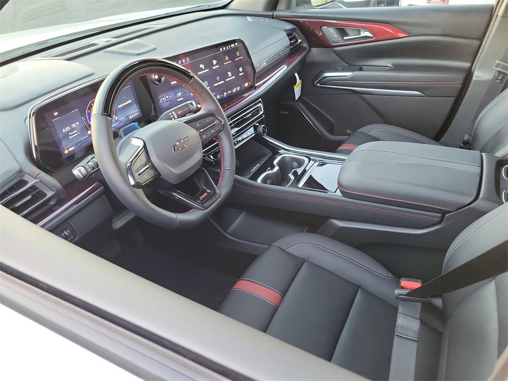 2026 Chevrolet Traverse RS photo 3