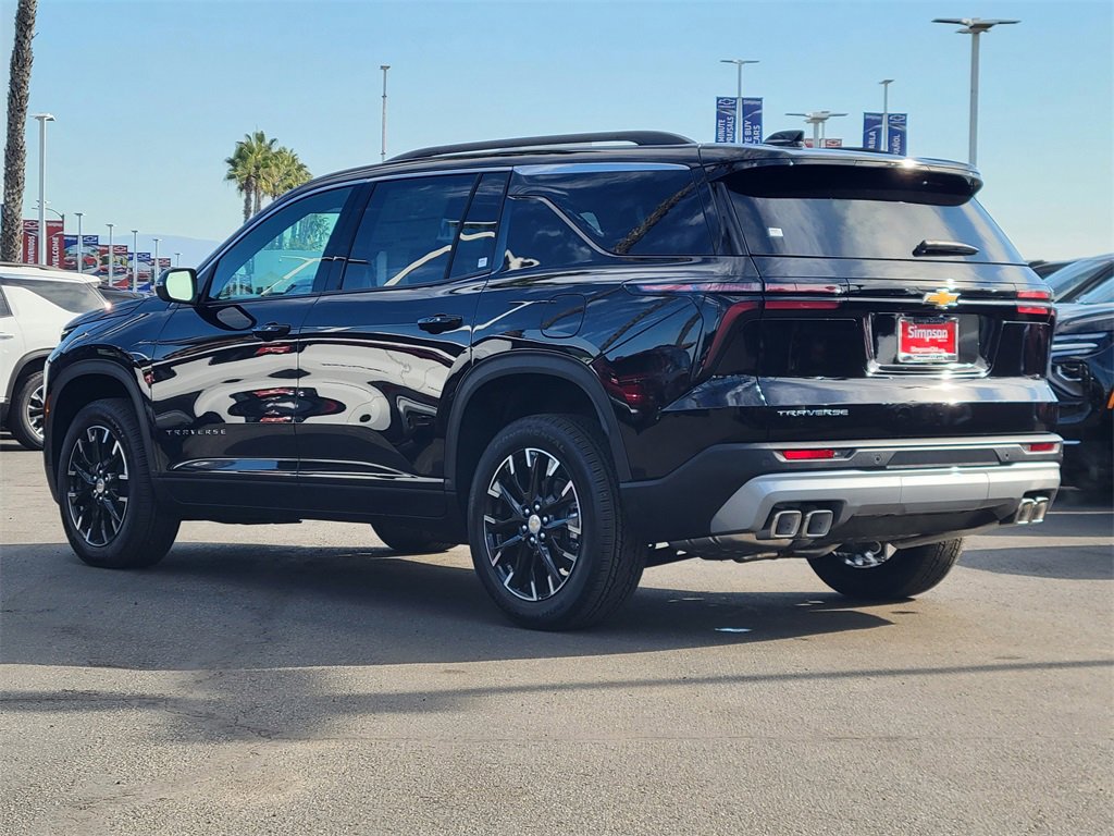2026 Chevrolet Traverse photo 2