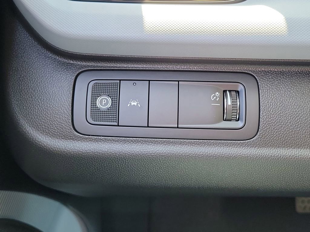 2027 Chevrolet Bolt LT - Photo 11