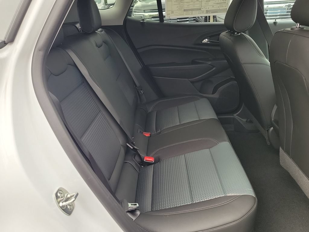 2026 Chevrolet Trax LT - Photo 18
