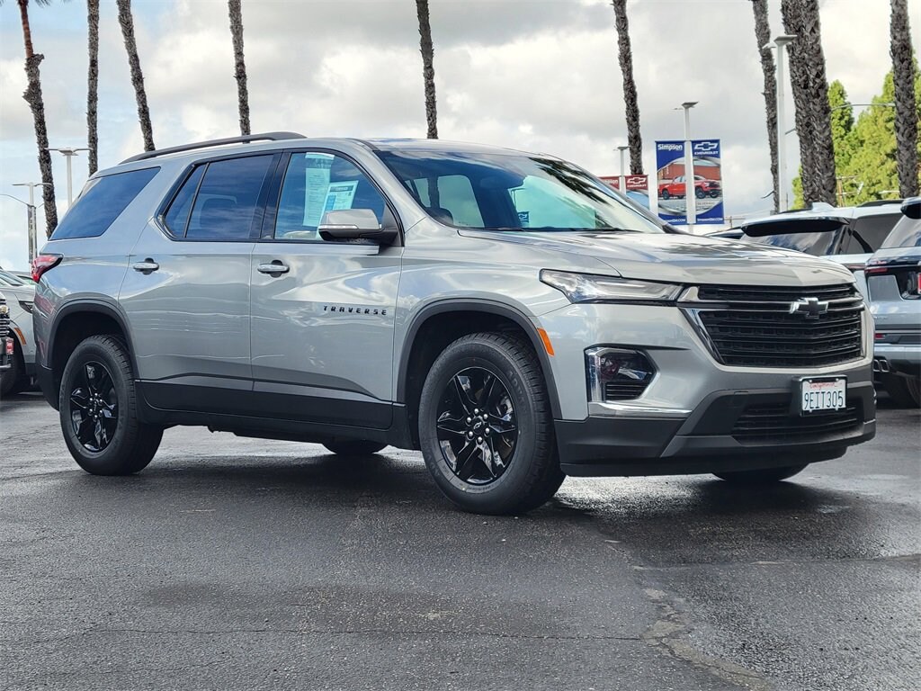 Certified 2023 Chevrolet Traverse LT Cloth SUV