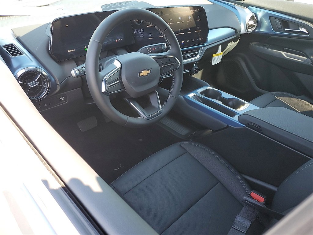 2026 Chevrolet Equinox EV 1LT photo 3