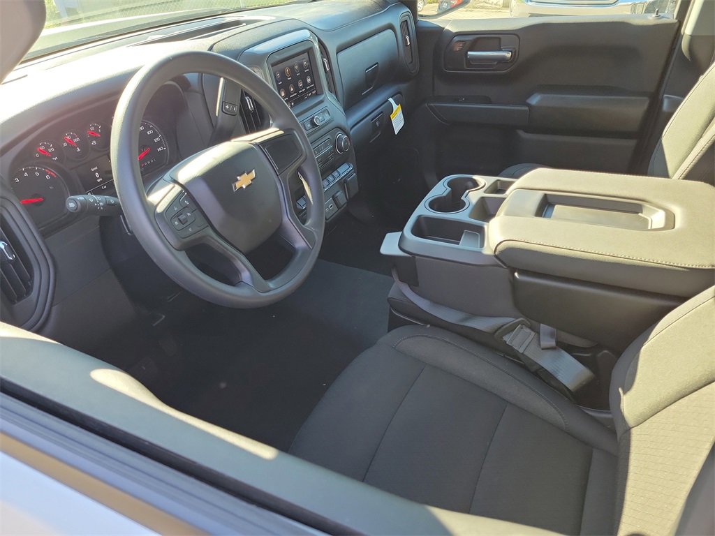 2026 Chevrolet Silverado 1500 Custom photo 3