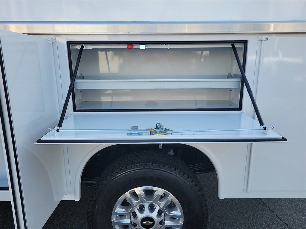 2026 Chevrolet Silverado 2500HD photo 2