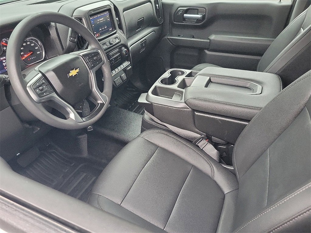 2021 Chevrolet Silverado 1500 photo 2