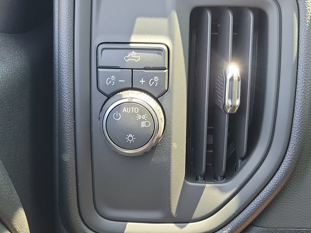 2026 Chevrolet Silverado 1500 Custom - Photo 12
