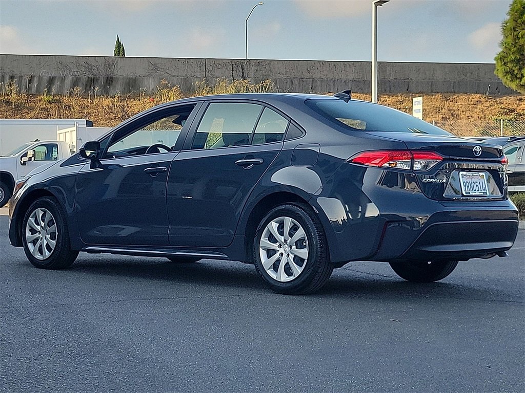 2025 Toyota Corolla Hybrid LE photo 2