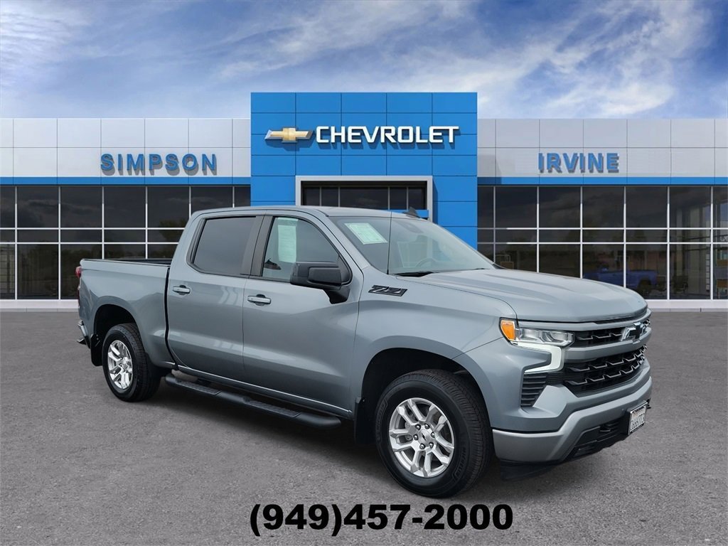 2023 Chevrolet Silverado 1500 RST photo 2