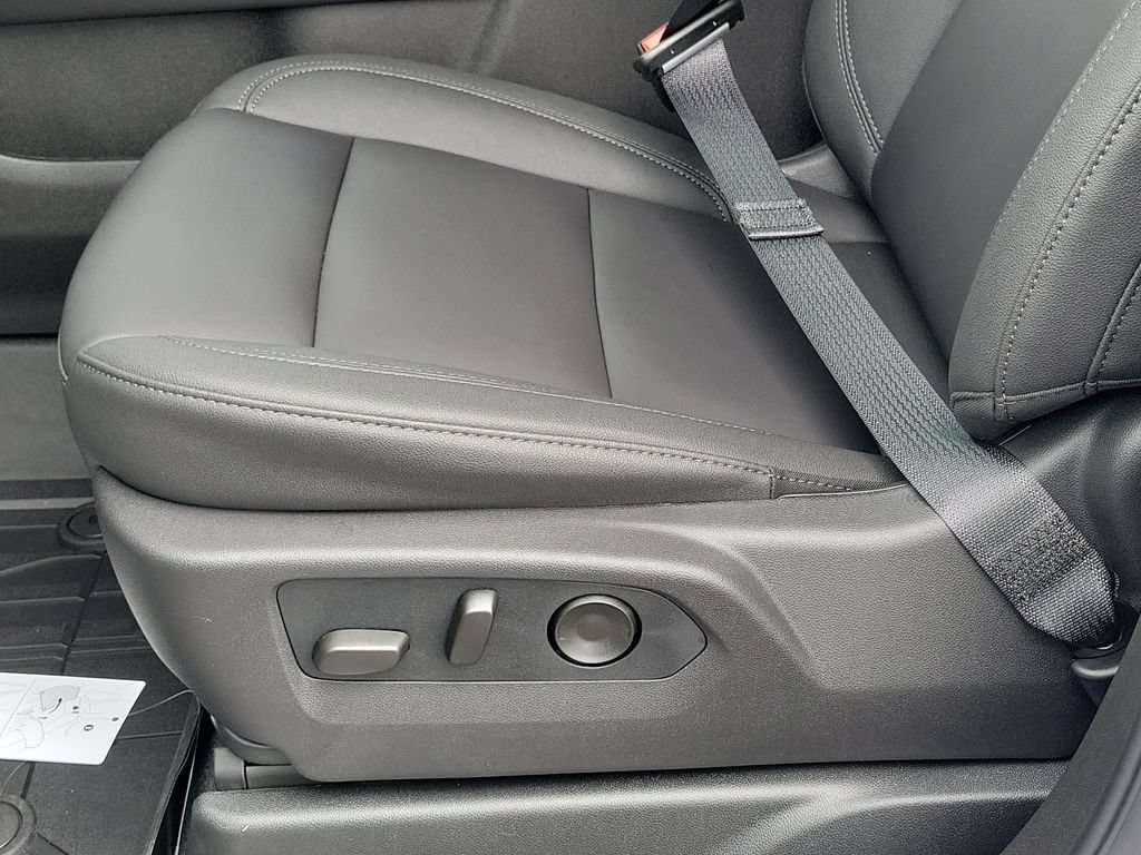 2026 Chevrolet Suburban Z71 - Photo 16