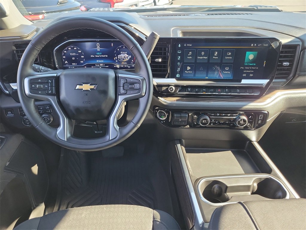 2025 Chevrolet Silverado 2500HD LT photo 4