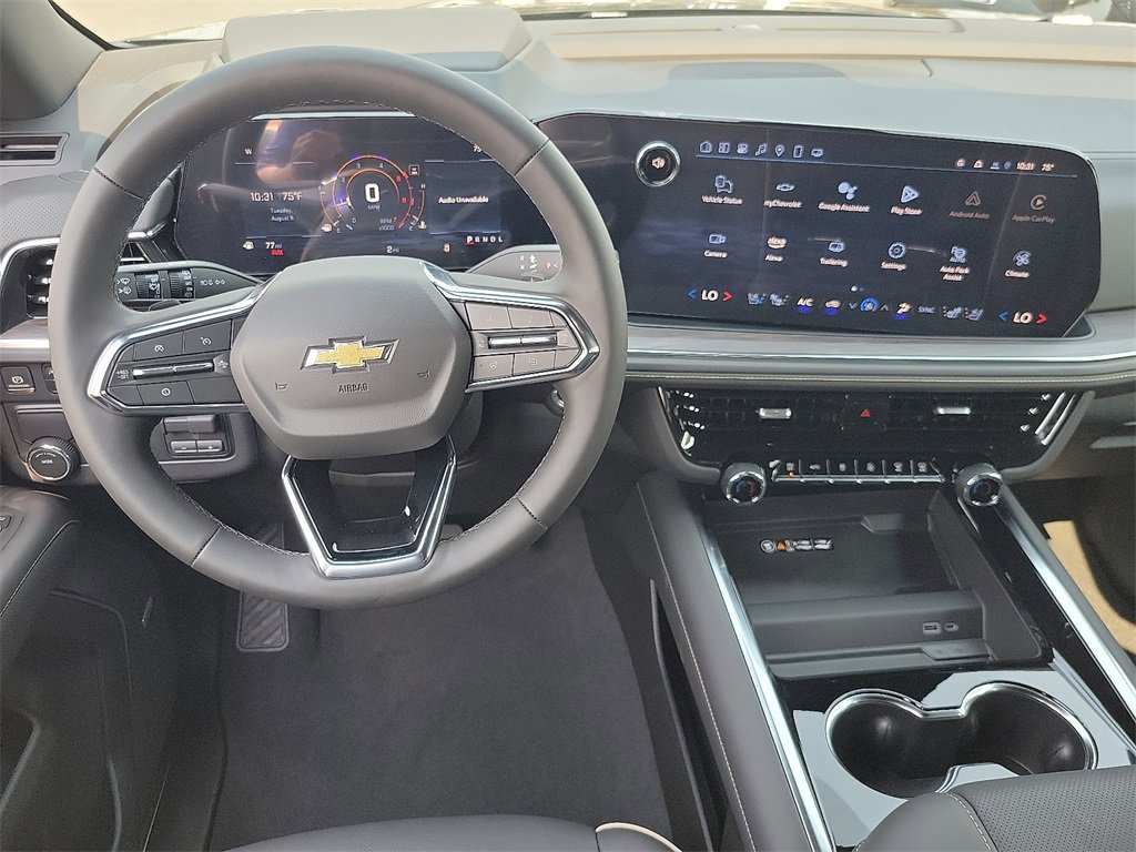 2025 Chevrolet Suburban Premier photo 4