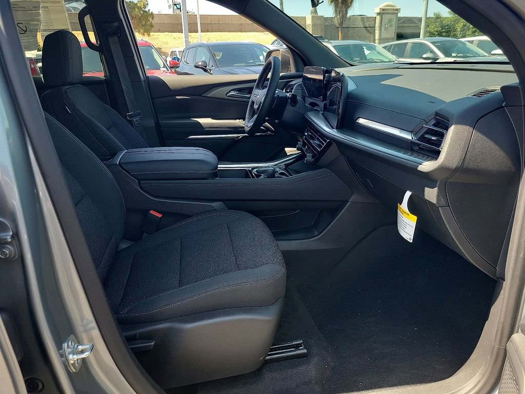 2025 Chevrolet Traverse LT - Photo 16