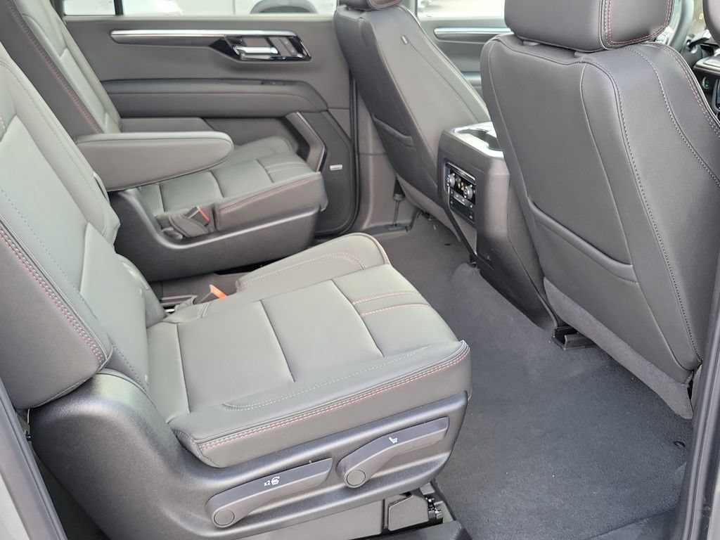 2026 Chevrolet Suburban RST - Photo 19