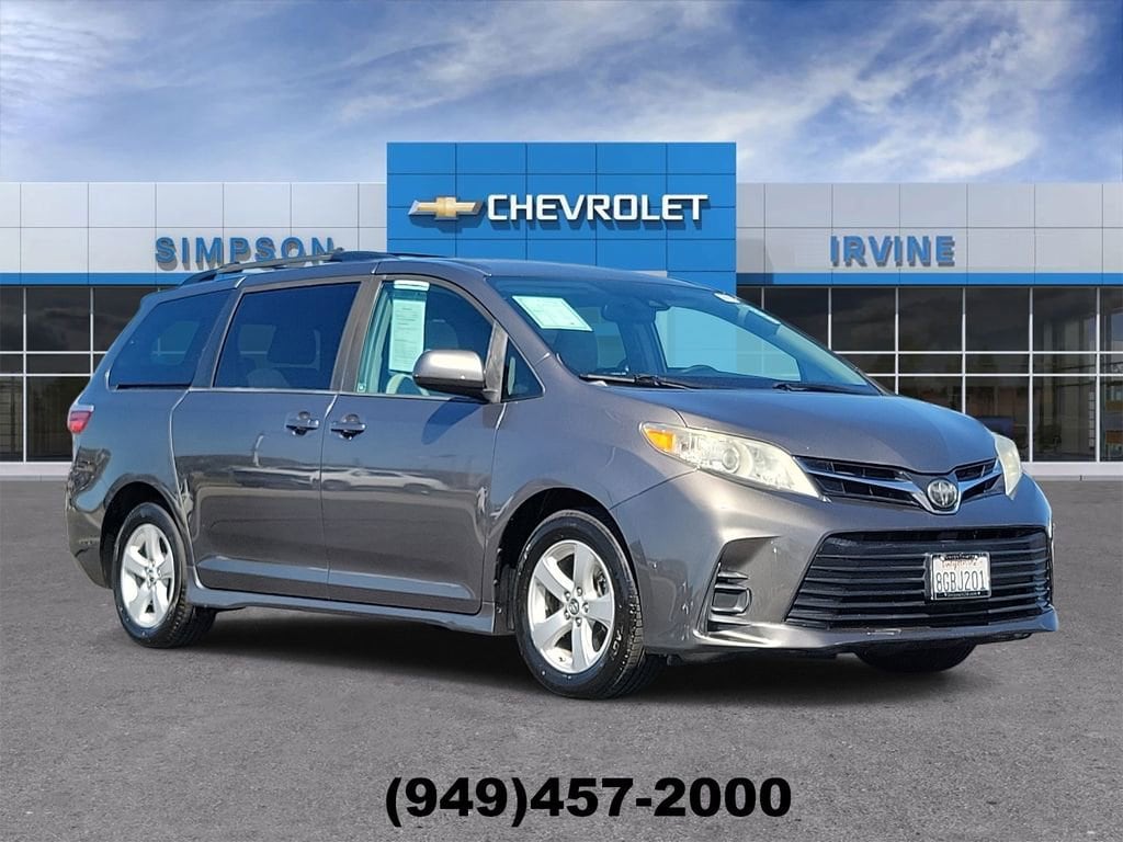 2018 Toyota Sienna LE