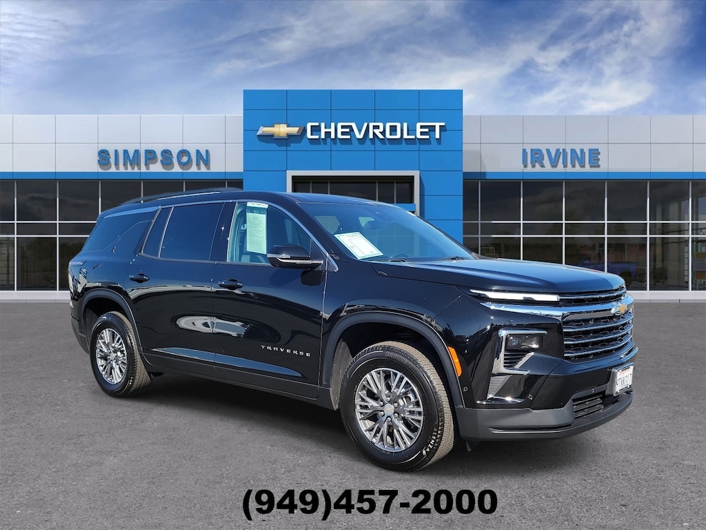 Used 2025 Chevrolet Traverse LT SUV