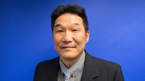 Staff member Jay Kim from ID_2bc4cf379212