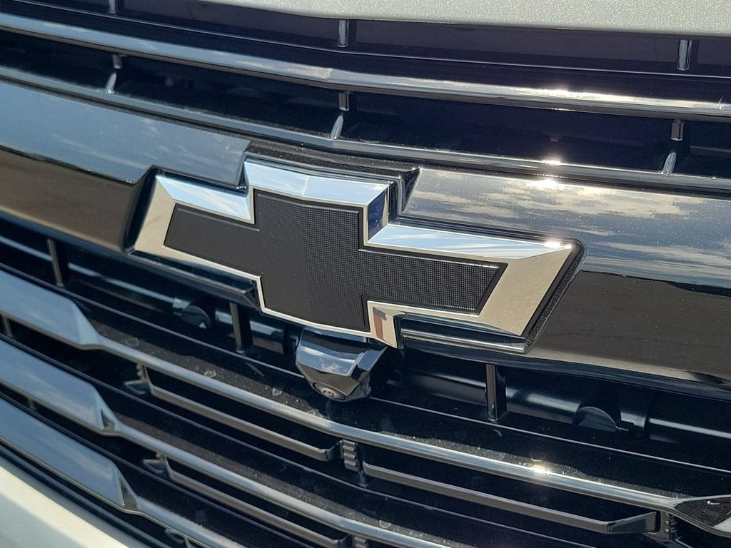 2026 Chevrolet Suburban RST - Photo 32