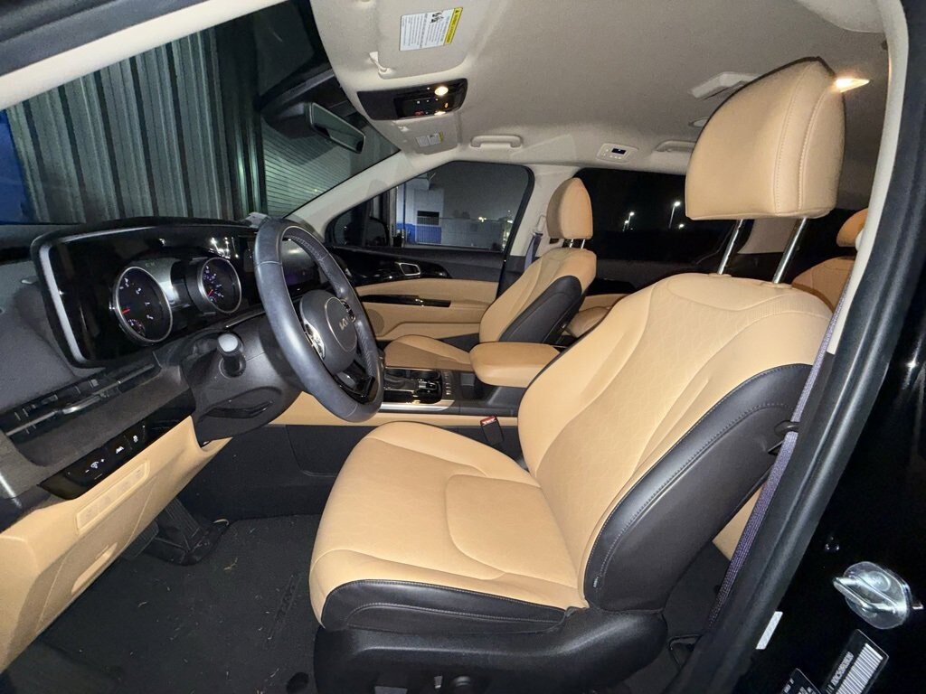 Used 2024 Kia Carnival EX MPV