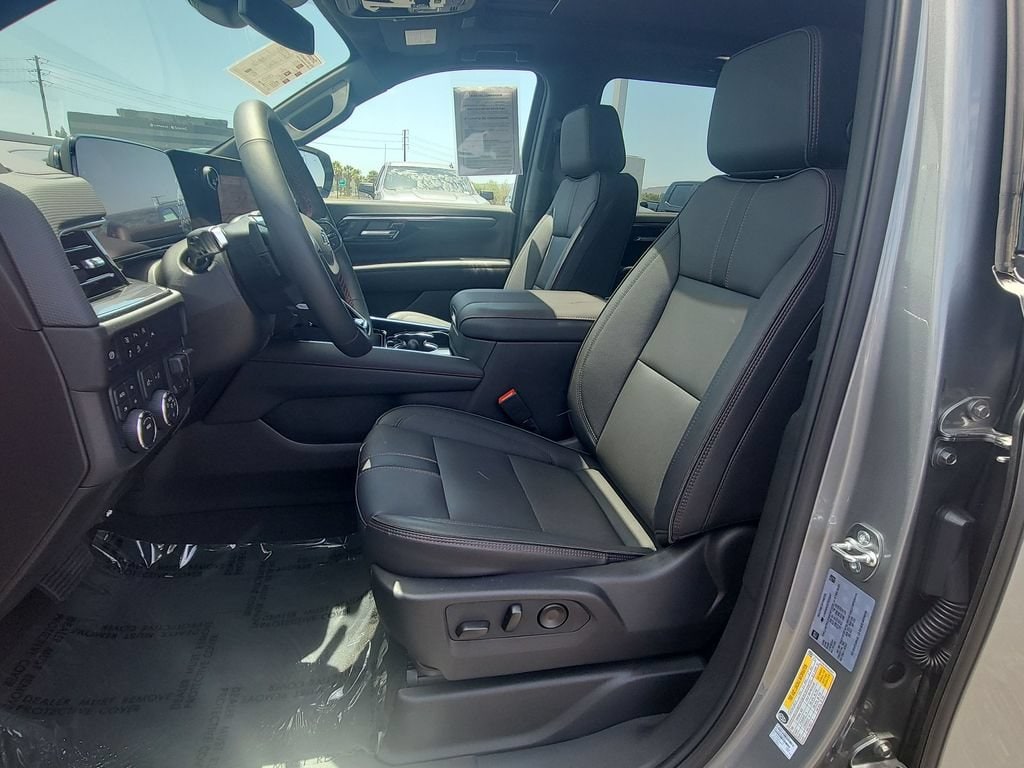 2026 Chevrolet Suburban RST - Photo 20