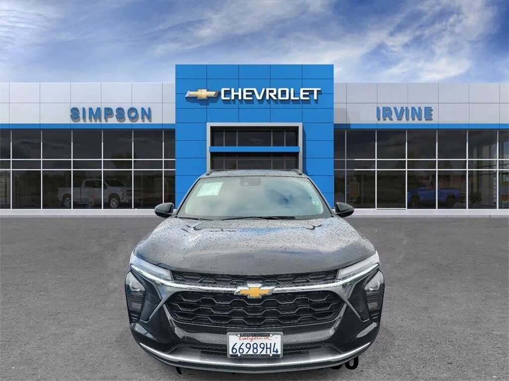 Used 2025 Chevrolet Trax LT SUV