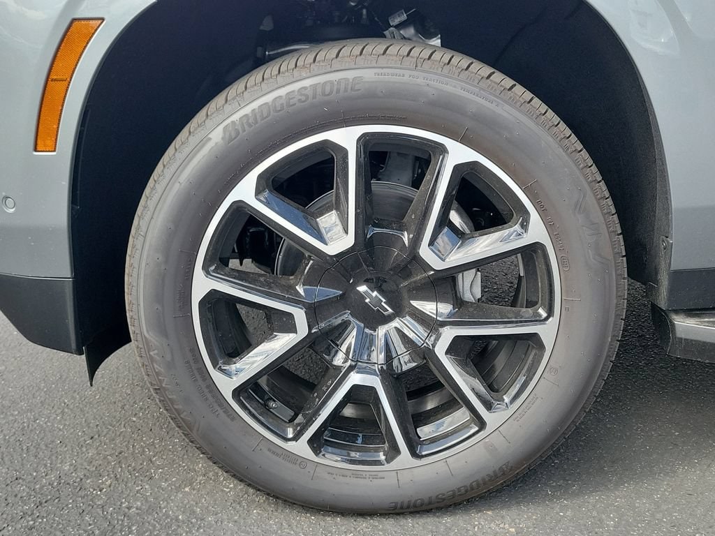 2026 Chevrolet Suburban RST - Photo 26