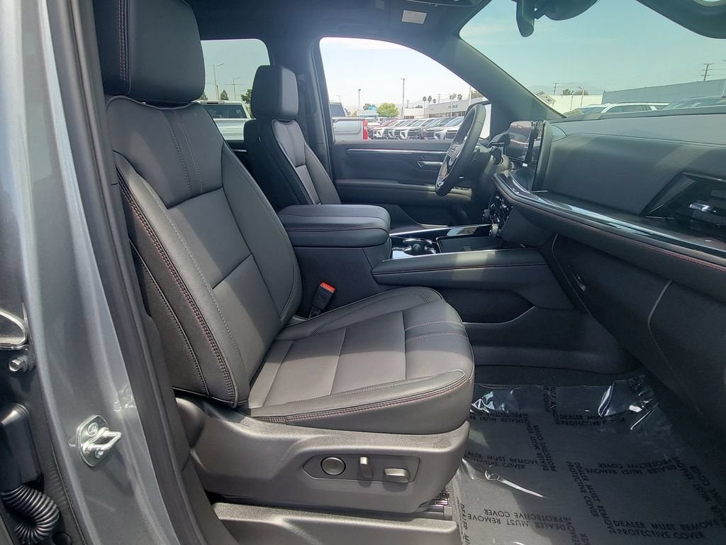 2026 Chevrolet Suburban RST - Photo 29