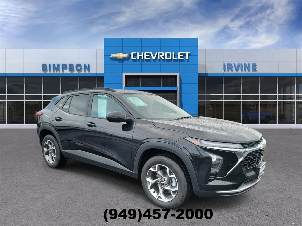 Used 2025 Chevrolet Trax LT SUV