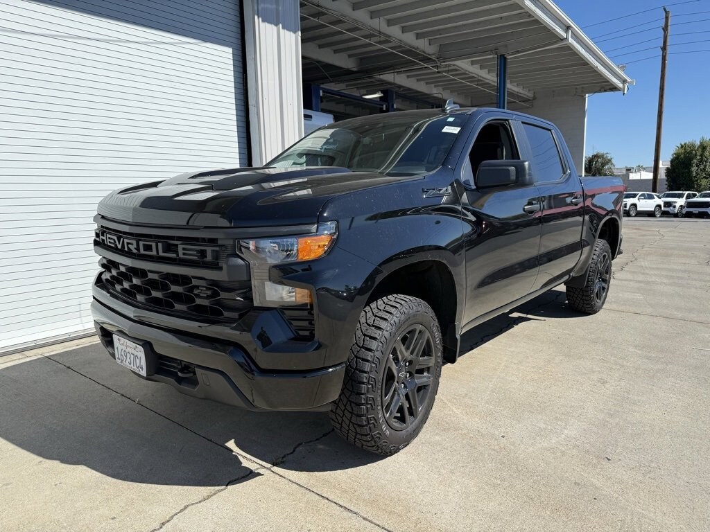 Used 2025 Chevrolet Silverado 1500 Custom Trail Boss Truck Crew Cab