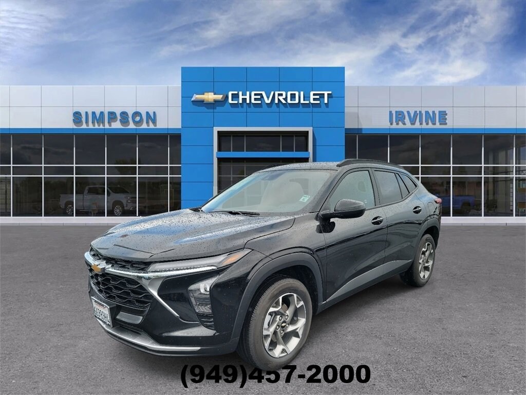 Used 2025 Chevrolet Trax LT SUV