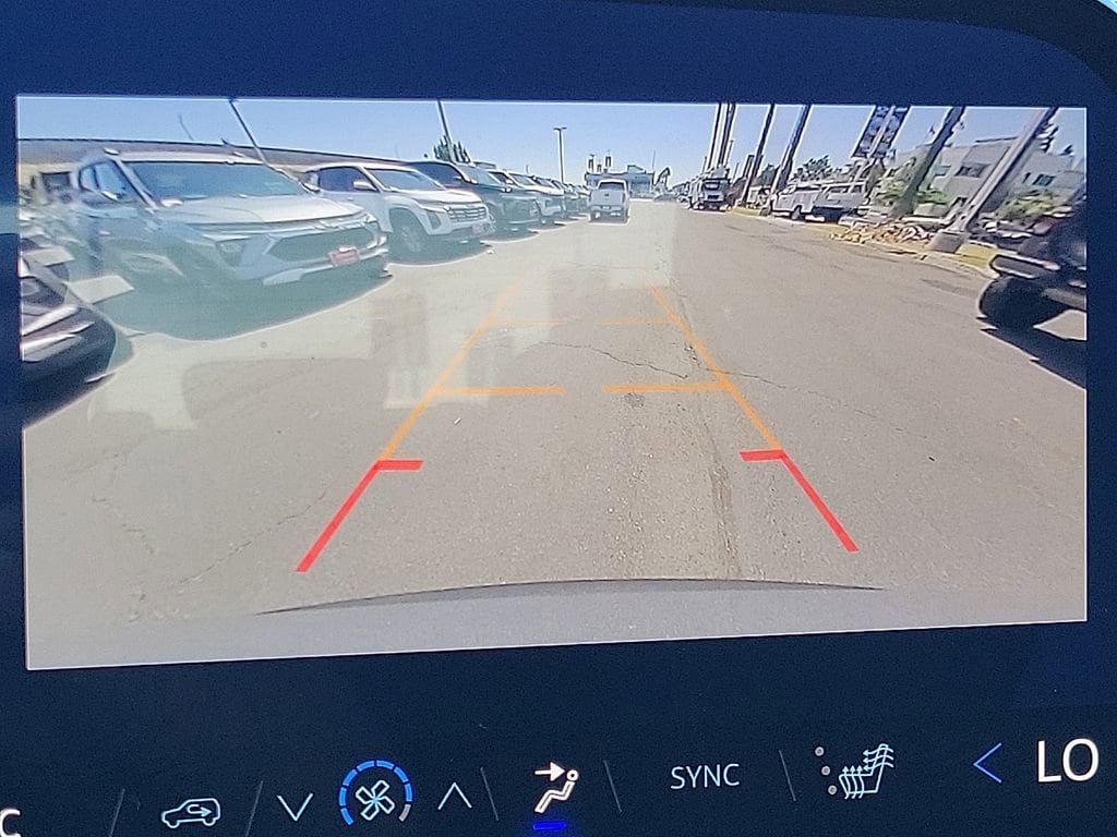 2025 Chevrolet Traverse LT - Photo 9