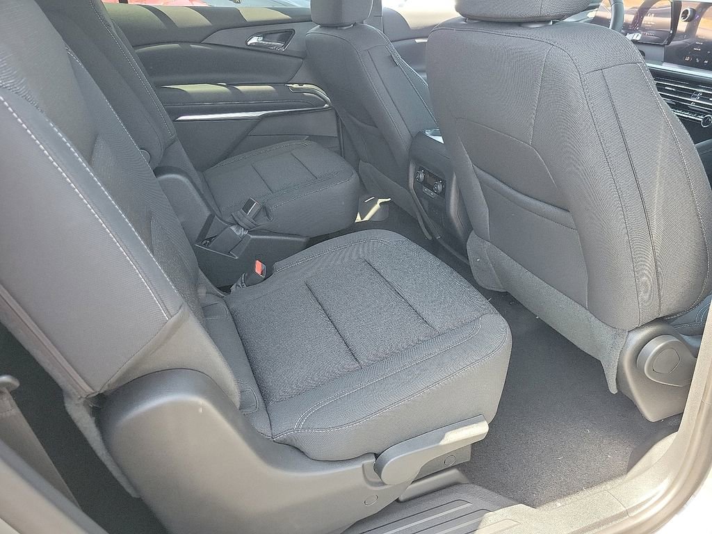 2025 Chevrolet Traverse LT - Photo 17
