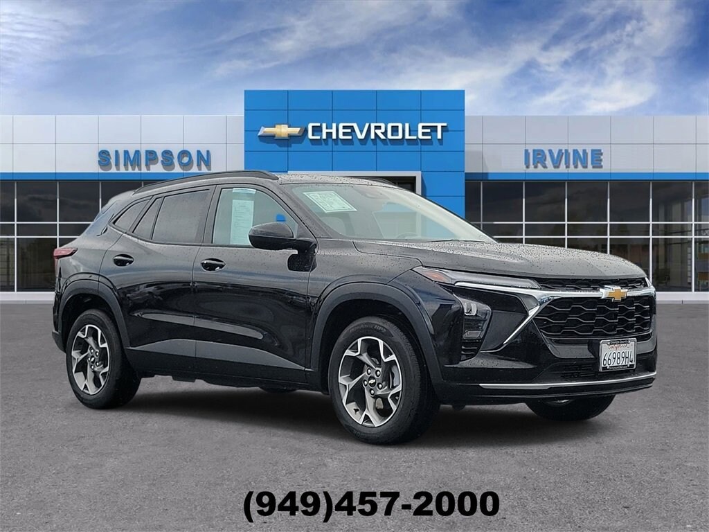 Used 2025 Chevrolet Trax LT SUV