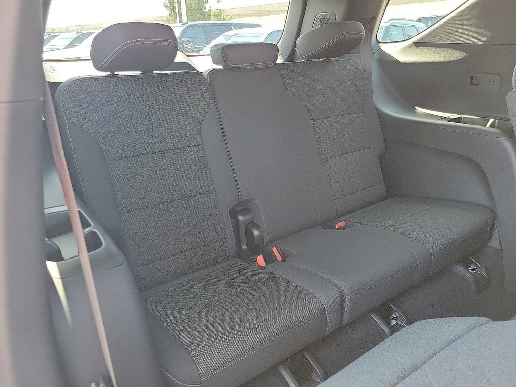 2025 Chevrolet Traverse LT - Photo 18