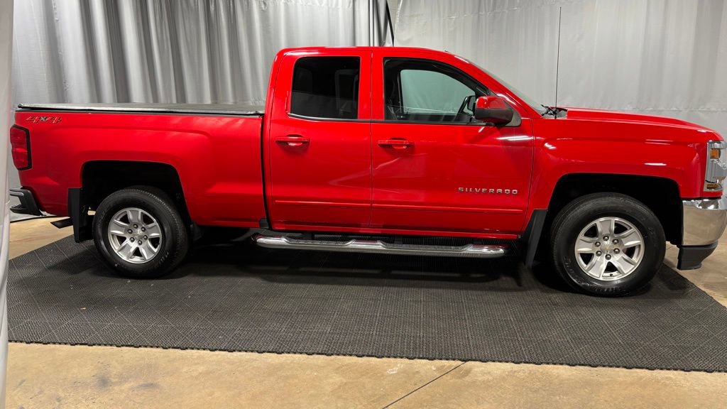 Used 2018 Chevrolet Silverado 1500 LT with VIN 1GCVKREH3JZ236500 for sale in Warren, OH