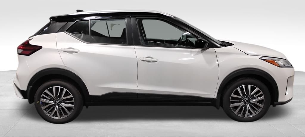 New 2024 Nissan Kicks SV SUV