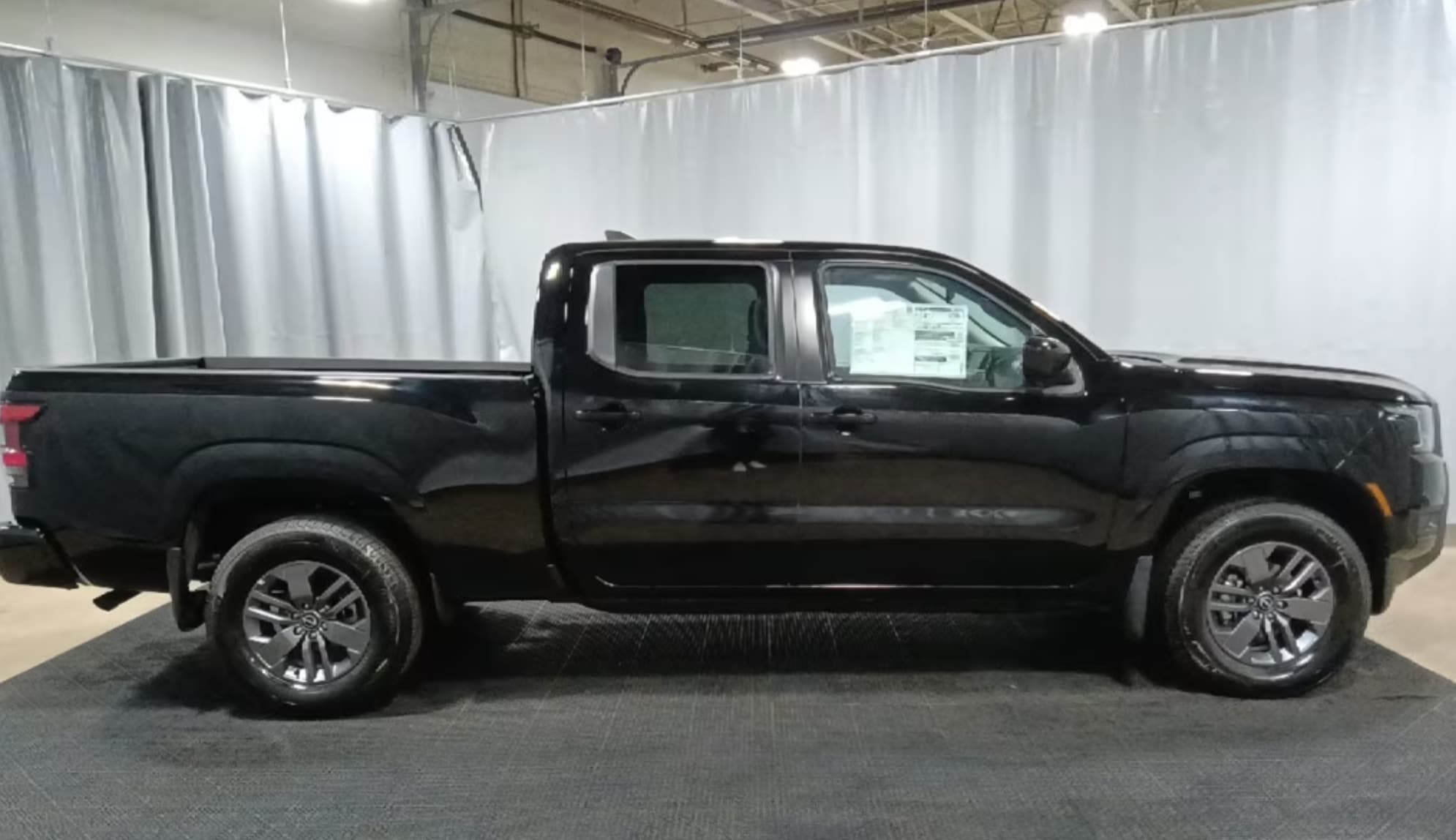 2025%20frontier%20sv%20truck.png