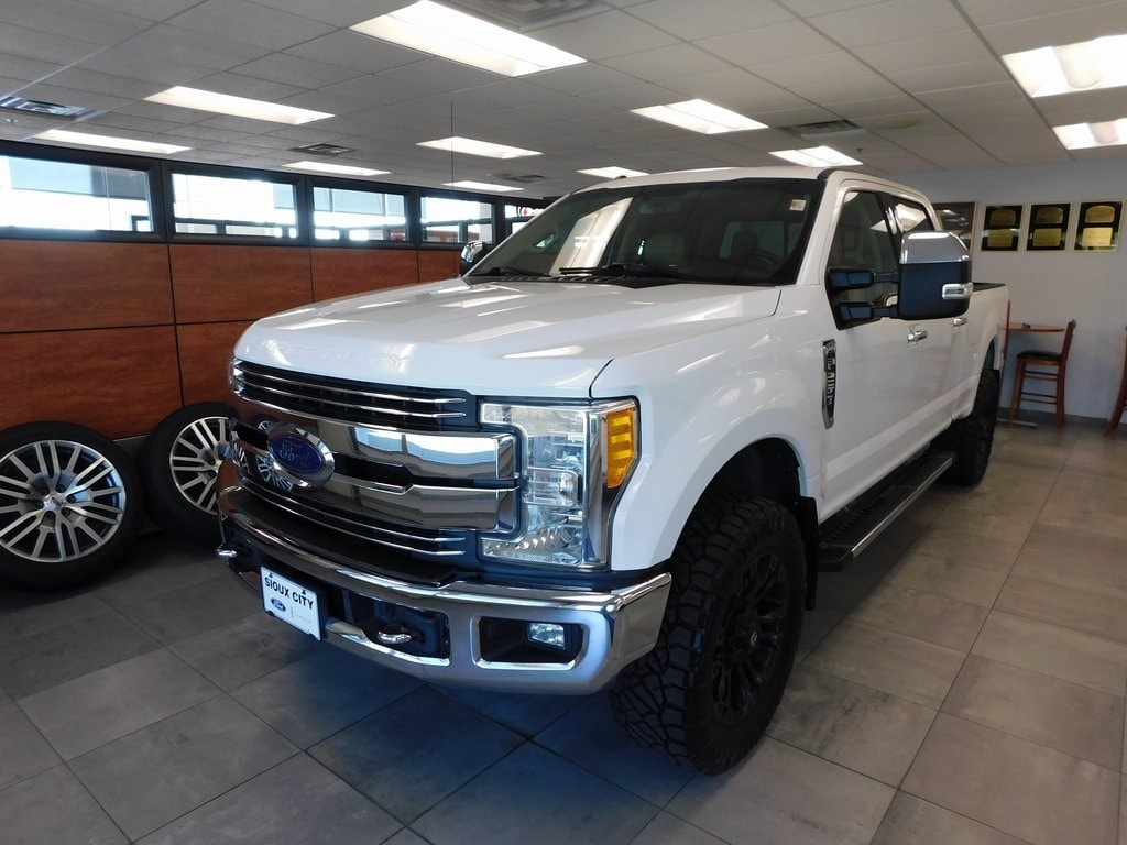 Used 2017 Ford F-250 Super Duty Lariat with VIN 1FT7W2B68HEF14140 for sale in Sioux City, IA