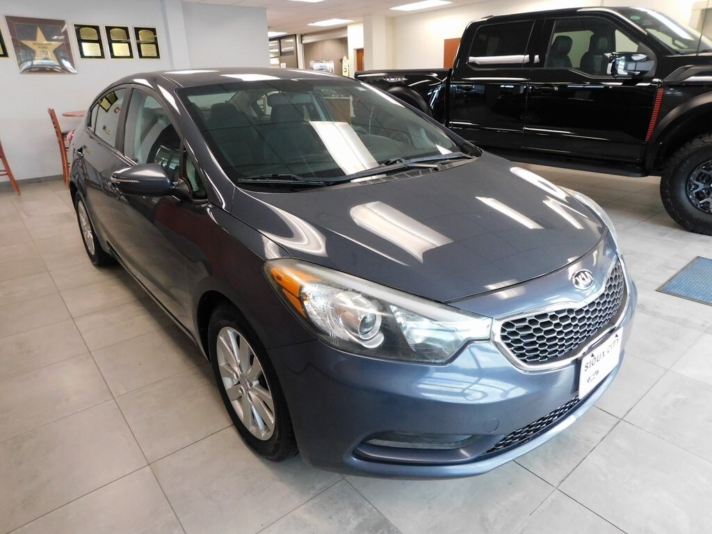 2016 Kia Forte LX photo 4