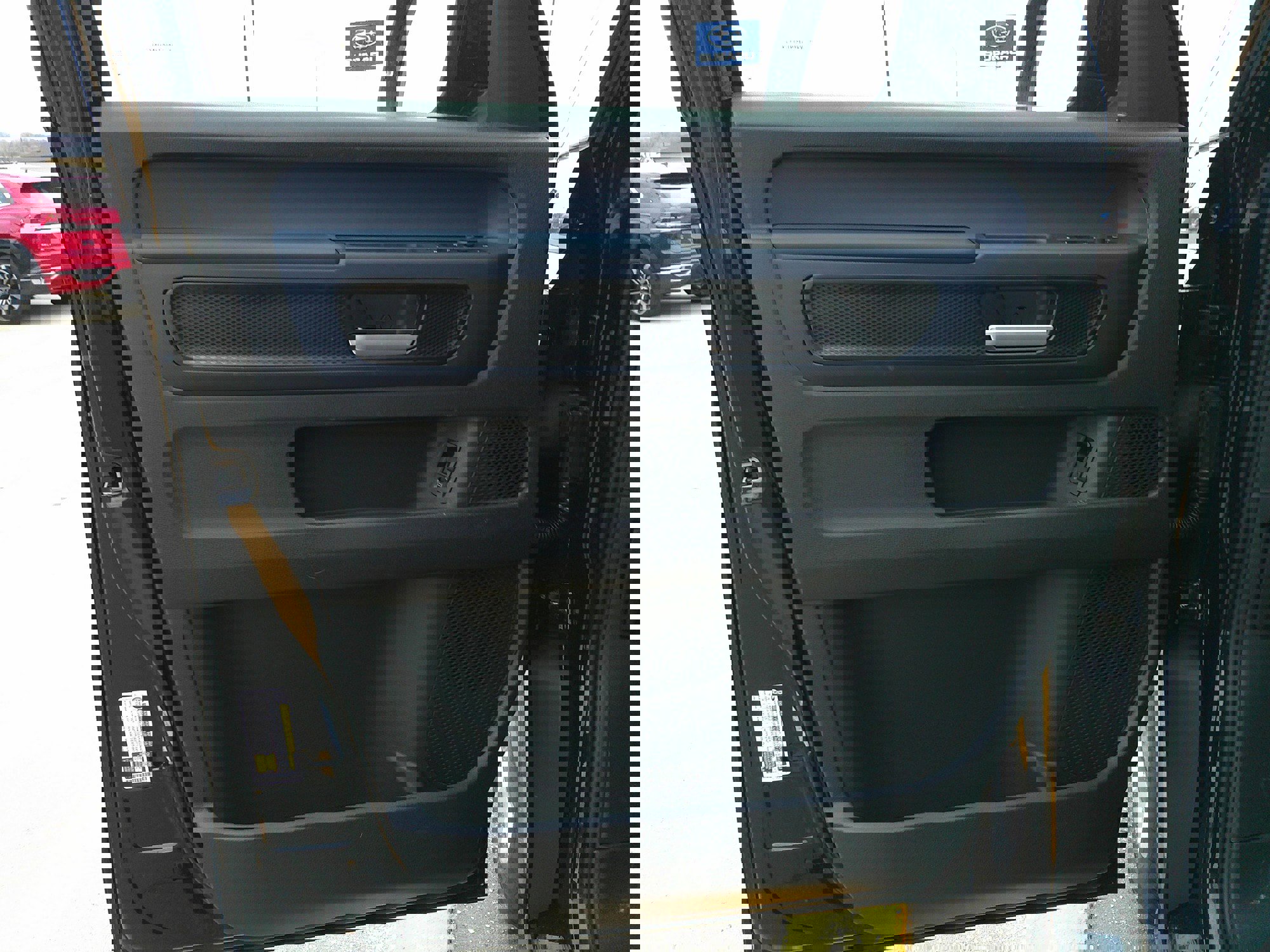 2025 Volkswagen ID. Buzz Pro S photo 2