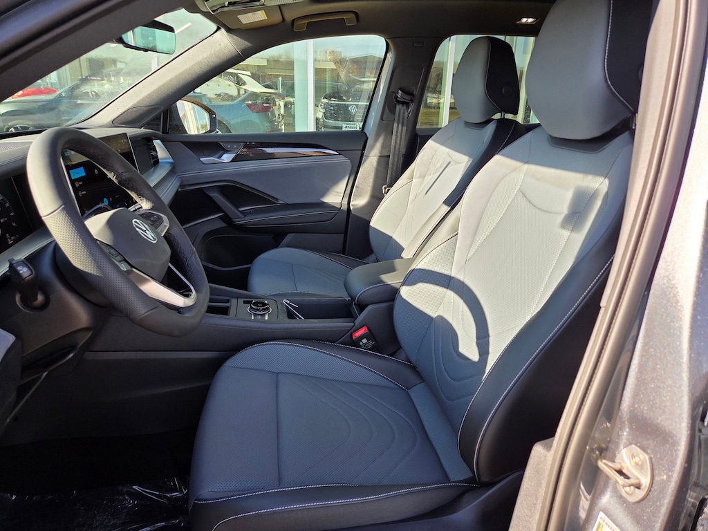 New 2026 Volkswagen Tiguan 2.0T SE R-Line Black SUV